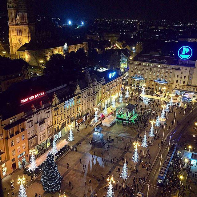 Croatia_hr's tweet photo. Instagram Best Photo! #Advent in #Zagreb by @vasiljvida. Follow us on https://t.co/xW7d2RN0Ga https://t.co/EK1H1t00rq
