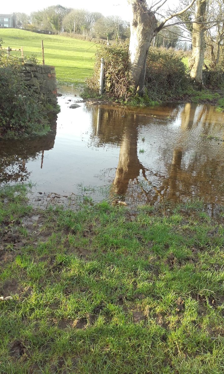 RobPentrefelin's tweet photo. The new lake is coming along nicely, I think the gateway water feature is quite unique lol. #loadsofwater https://t.co/NF4Q9pxGV7