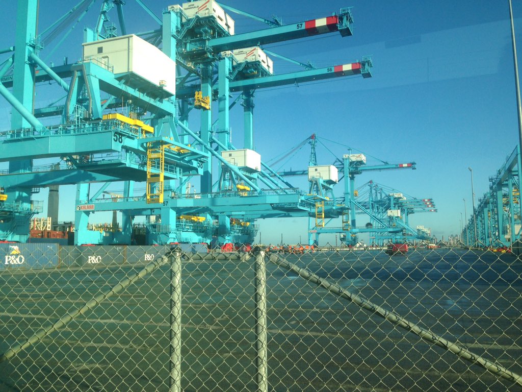 Met Afhandelaren in R'damse haven! Community platform geeft slottijden voor trucks bij Terminals. Minder wachttijd!