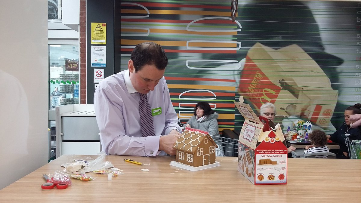 AsdaPudseyStore's tweet photo. Come and get your gingerbread house only £4 @AsdaPudsey our deputy Gsm can do it it will be a breeze for the kids https://t.co/shaiXenDaE