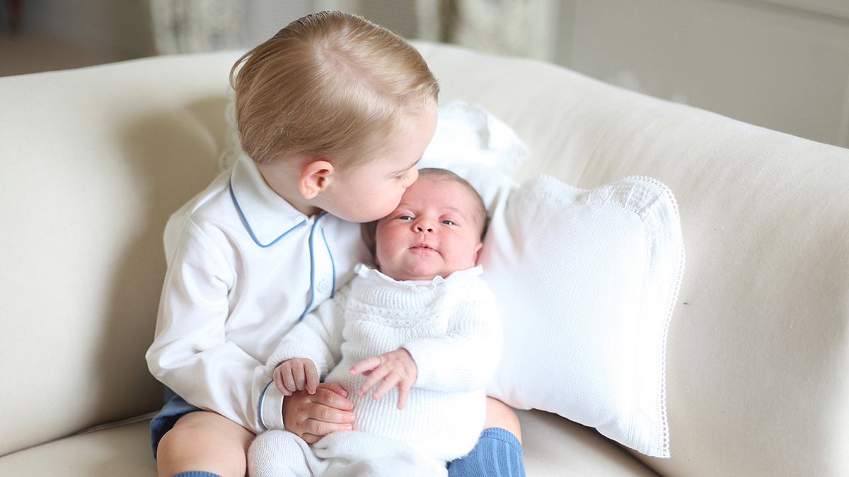 CondividiTV's tweet photo. Piccoli principi crescono!
https://t.co/c7uPea9sJM
#europa #sovrani #re #regine #principi #royalbaby @RetwittoilTop https://t.co/TkHP4FKd8E