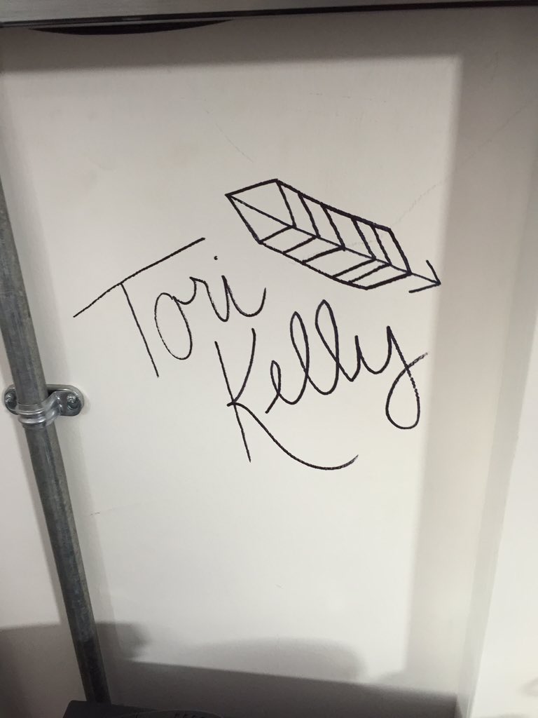 TheVampsJames's tweet photo. Popped in to @Vevo_UK and saw @halsey @Hozier @ToriKelly @OhWonderMusic https://t.co/AB2RBofTOt