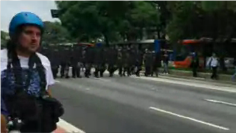 Reid_Dead's tweet photo. Tropa de choque avança..... #ProtestoEstudantil @Comando_SP https://t.co/m3dW149wr2