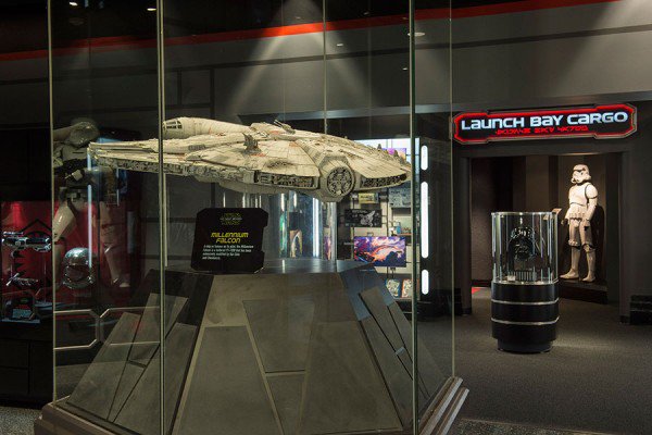 DisneyParks's tweet photo. New #StarWars offerings have landed at Disney’s Hollywood Studios! https://t.co/jZvFsDpmte https://t.co/9WyqPwxDht