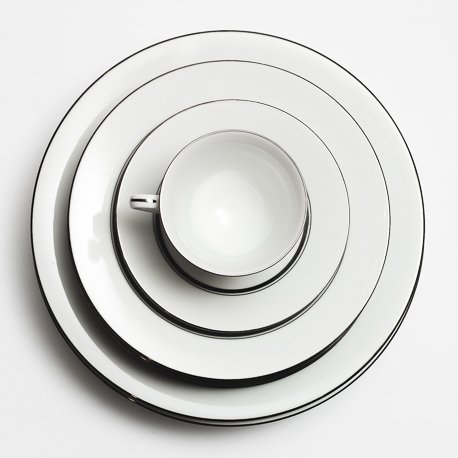 colour_kitchen's tweet photo. White is todays #Colouroftheday letting the tranquility flow https://t.co/krGIv5GbCd https://t.co/NrXTO9ycHN