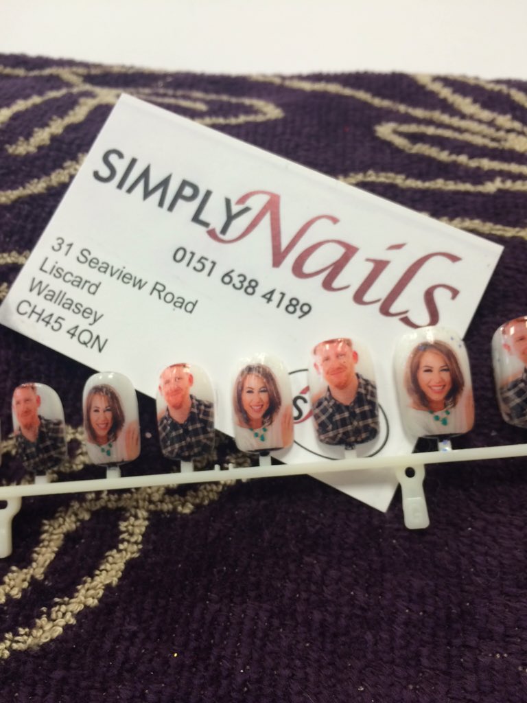 simply_nails1's tweet photo. @JuiceFM waiting for jay to come get his nails done 😂! Or baz 😂😂 https://t.co/GH7NvHiGxK