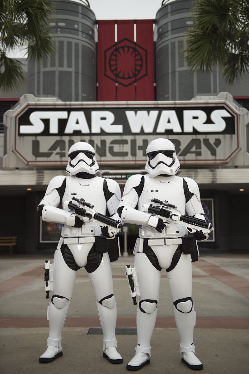 DisneyParks's tweet photo. The #StarWars Launch Bay officially opens today! Who will you meet? https://t.co/jZvFsDGXkM https://t.co/9e2ZBJUEpG