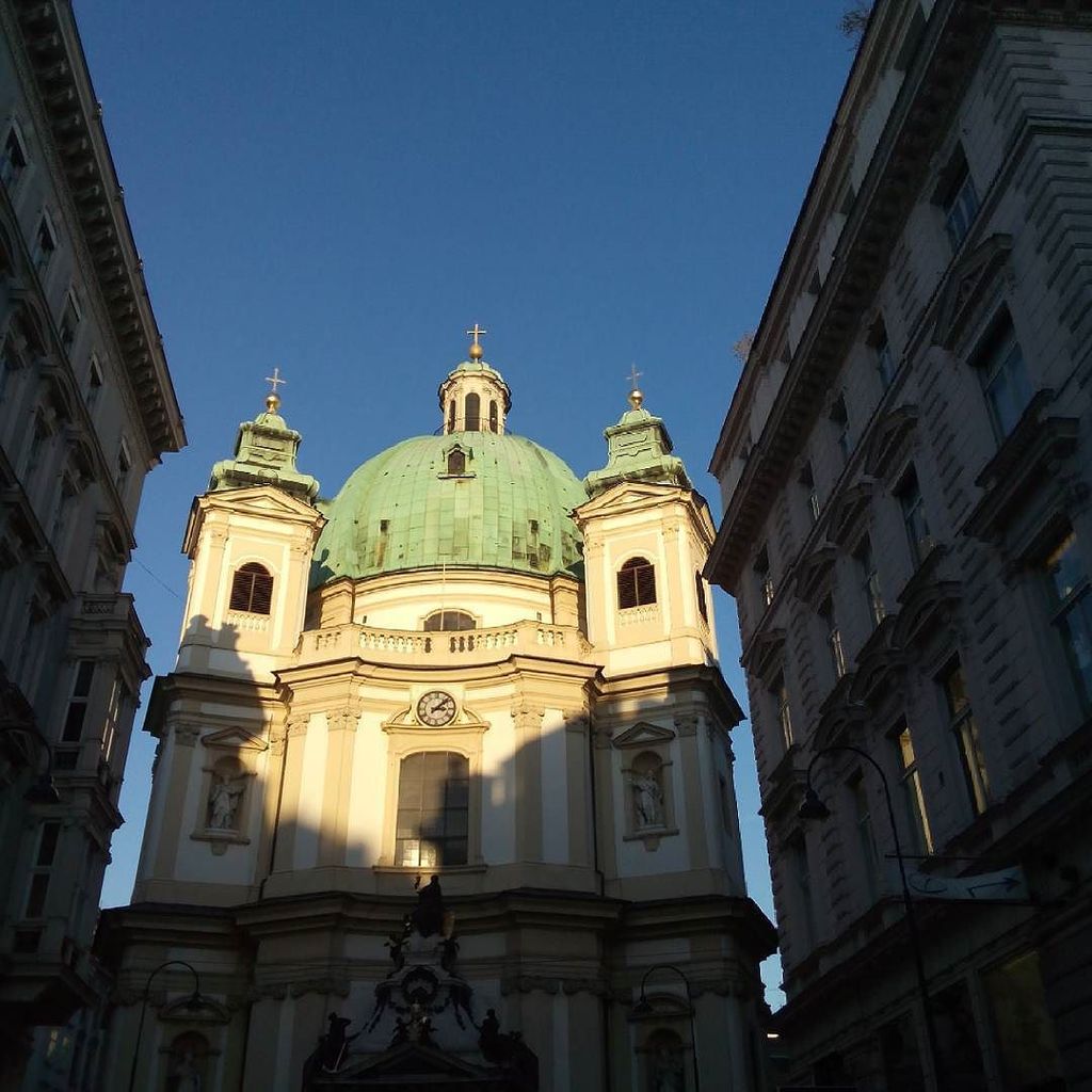 vienna_hosts's tweet photo. #peterskirche #welovevienna #viennainwinter
So nice is Vienna... https://t.co/QGy7UQhbZ9