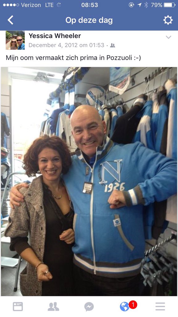 CorBroeren's tweet photo. Vandaag precies 3 jaar geleden was ik in #Napoli.
Ondanks JUVE fan kocht ik een mooi souvenier (dat vest 😜)
#nappsv https://t.co/bxMFwS9zyn