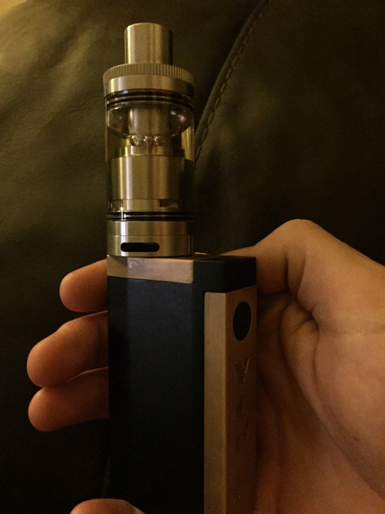 2206_james's tweet photo. @VapingLtd series tank 😃 I like it 💨💨 https://t.co/IdmHDV7MJm