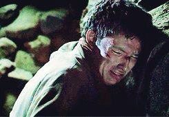 Upfromtheashes9's tweet photo. 'Something I tell all my young knights: No man is worth your tears'
'Yeah... You're certainly not'
💔💔💔💔
#Merlin https://t.co/GqM7j9Amoe