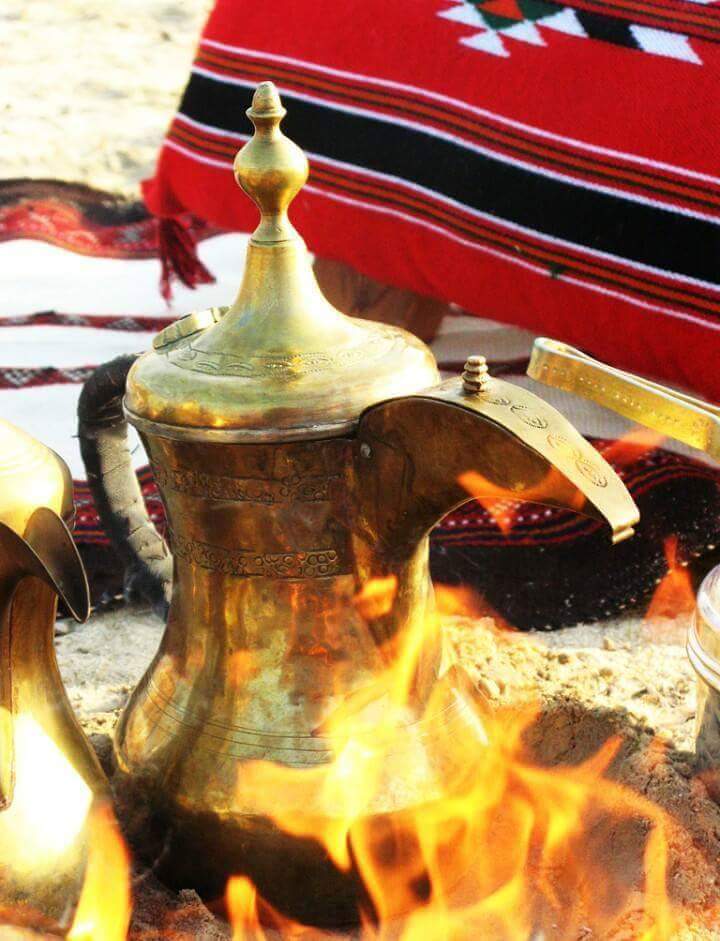 أصبر على جور الليالي وألأيام
وأطلب عظيم الشان في كل حزه
دنياك لا ترميك في بحر الأوهام
في طاعه الله لك مهابه وعزه....
