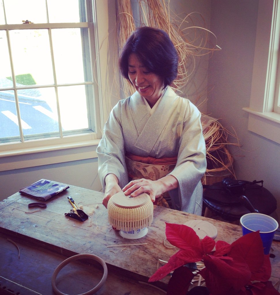 ackbasketmuseum's tweet photo. Akemi and Etsuko from Gray Mist Studio are here in the museum weaving. Stop by to learn more baskets in Japan. https://t.co/6ptwTFXOEB