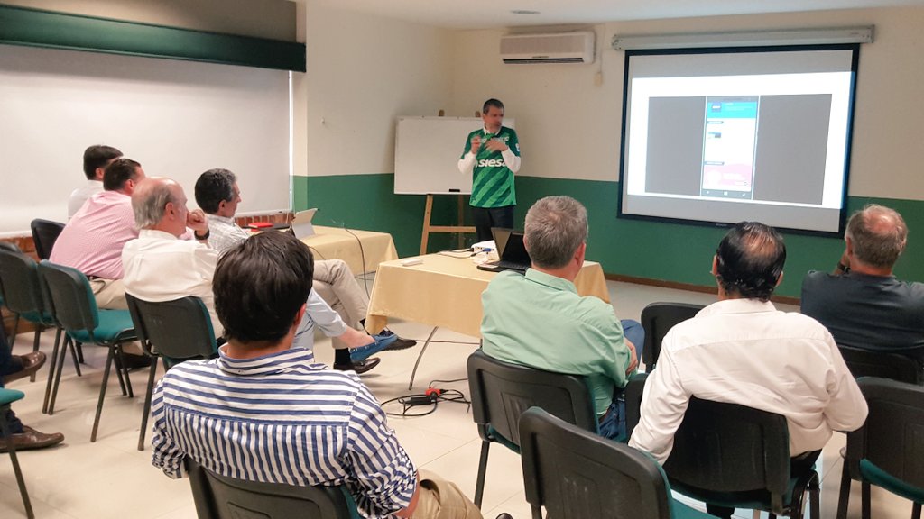 DeportivoCaliCP's tweet photo. Orlando Ayala, Vicepresidente de Mercados Emergentes de @Microsoft, expone ante el CE de @AsoDeporCali. https://t.co/wj4K2hQbau