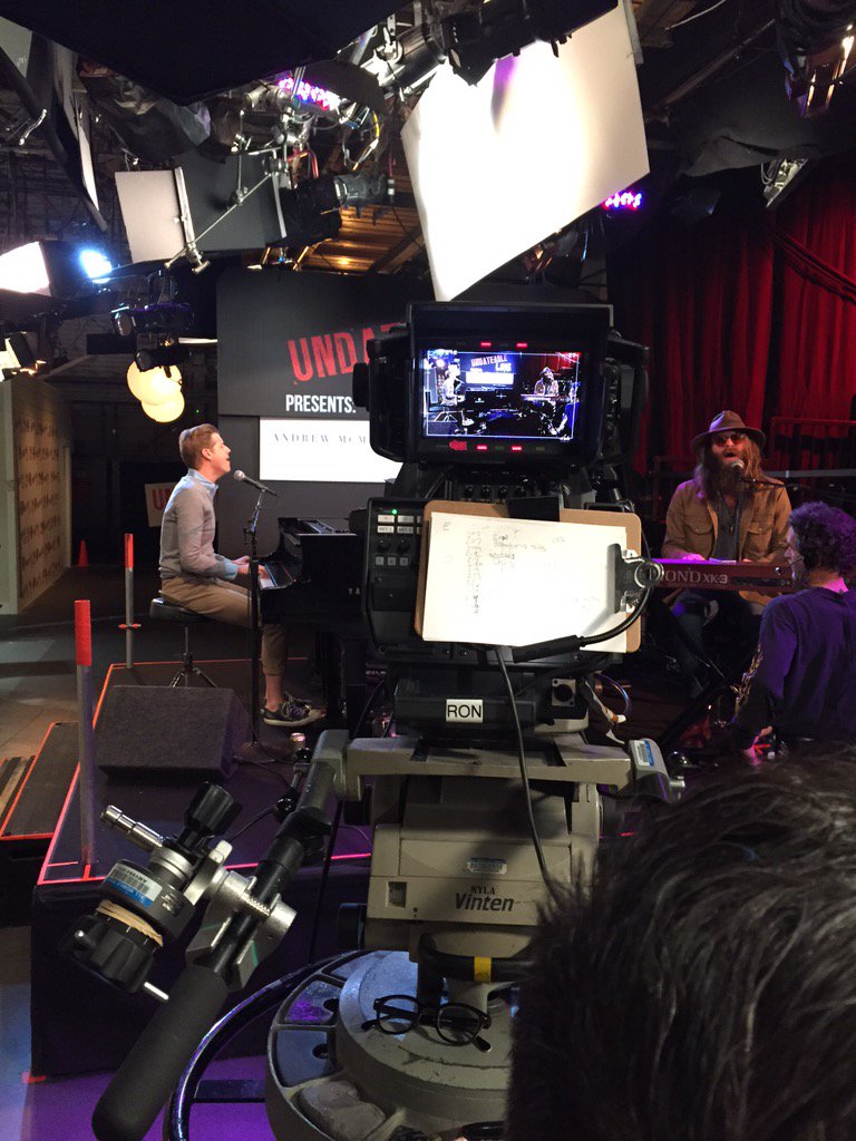 Psyched for tonight!!! <a href="/NBCUndateable/">Undateable</a> with special guests <a href="/WhitneyCummings/">Whitney Cummings</a> <a href="/REALCassiColvin/">Cassi Colvin</a>  and <a href="/andrewmcmahon/">Andrew McMahon</a>