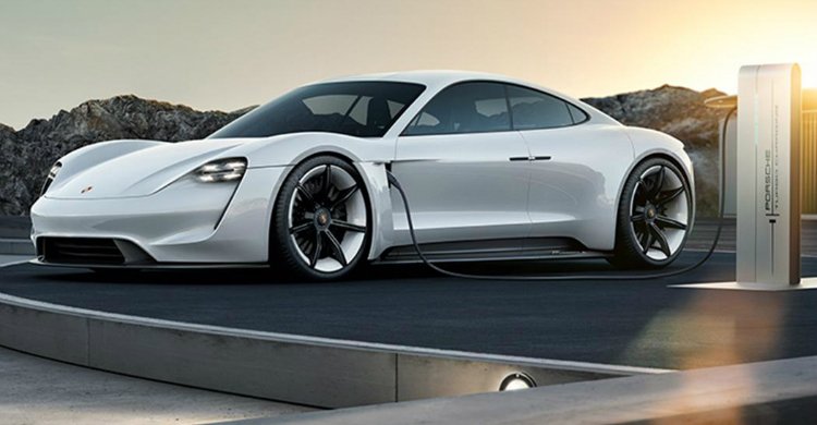 egearnews's tweet photo. Porsche Mission E gaat in productie! https://t.co/zndNMnZ66K https://t.co/OwLOVYcxlx