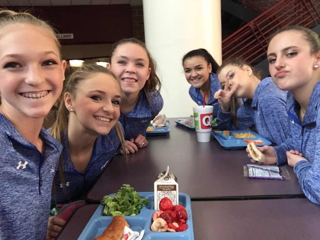 gehsdance's tweet photo. Final countdown! Can't wait to dance! #PomRoutine #TeamDanceTeam 💙🌟💙 https://t.co/HJeKdKKMsa