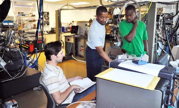 Best of luck to Dr. Gregory Triplett with his new position at <a href="/VCUENGR/">VCU Engineering</a> next spring. ow.ly/Vukdr