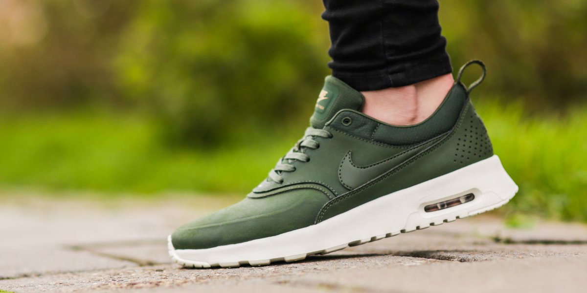 nike air max thea on feet