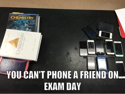 thejakepizza's tweet photo. Studying w/ ur phone out is a no no
#studytipsNV #Roth https://t.co/SYZKAo8rUc