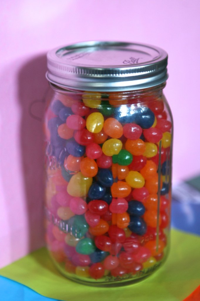 themasonjarmke's tweet photo. Holiday Competition: Guess how many jellybeans are in the mason jar! Whoever wins gets a prize! Tweet us your guess https://t.co/WC54rNSvSA