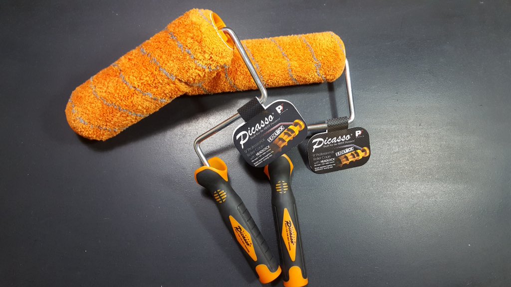 picassobrush's tweet photo. Retweet for your chance to win 1 of the Brand New Picasso HeadLock Roller Frame with sleeve ends 7th Dec 2 winners https://t.co/oVeOAiDmnP