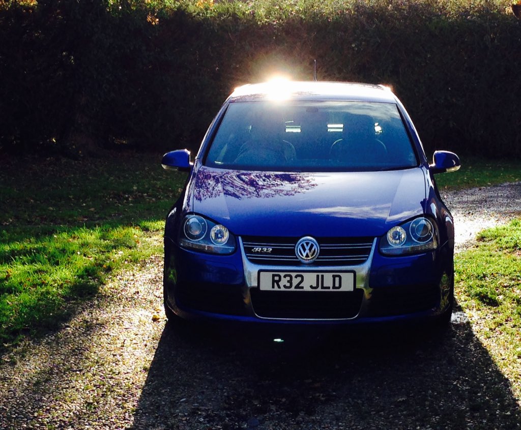 Happy Friday! Not bad for just a wash wouldn't you say? #vw #Volkswagen #mk5 #r32oc #r32 #clean #juicydetails