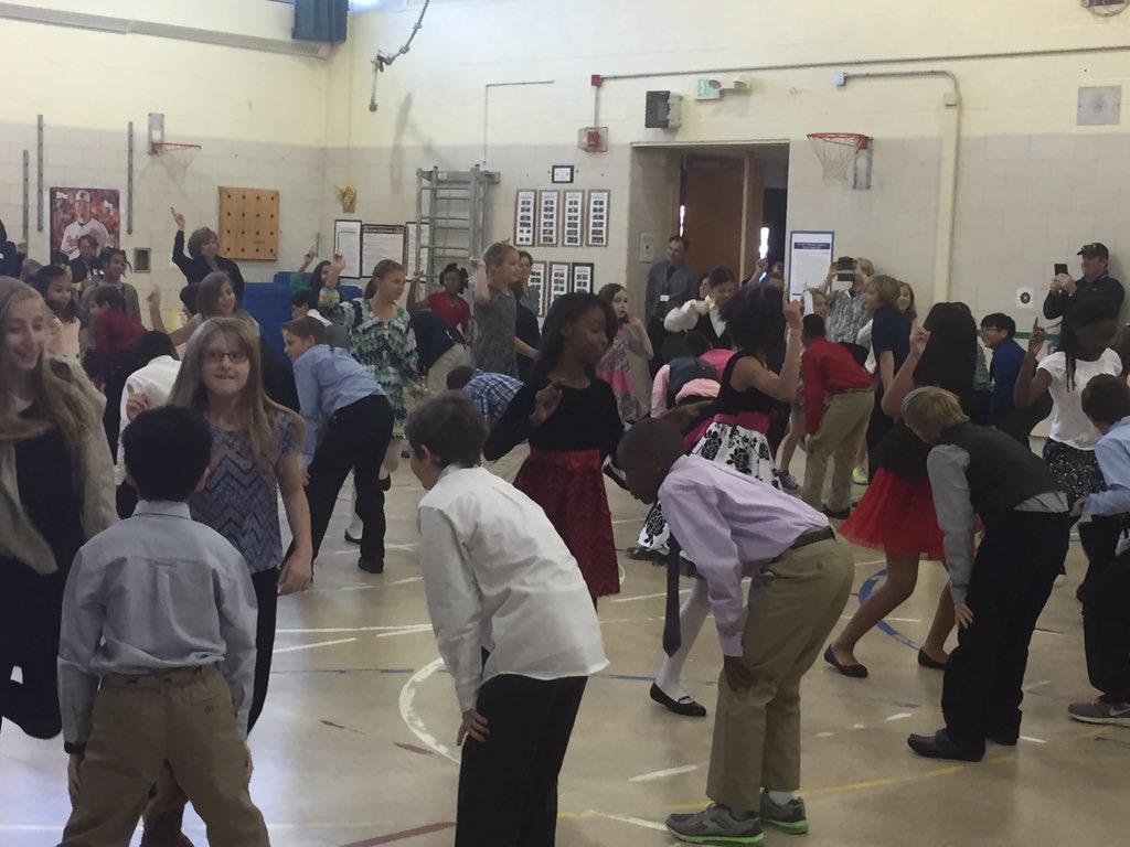 mrwilsonCVE's tweet photo. Swing! @BaltCoPS @CromwellValleyE https://t.co/3xpZc0pFCA