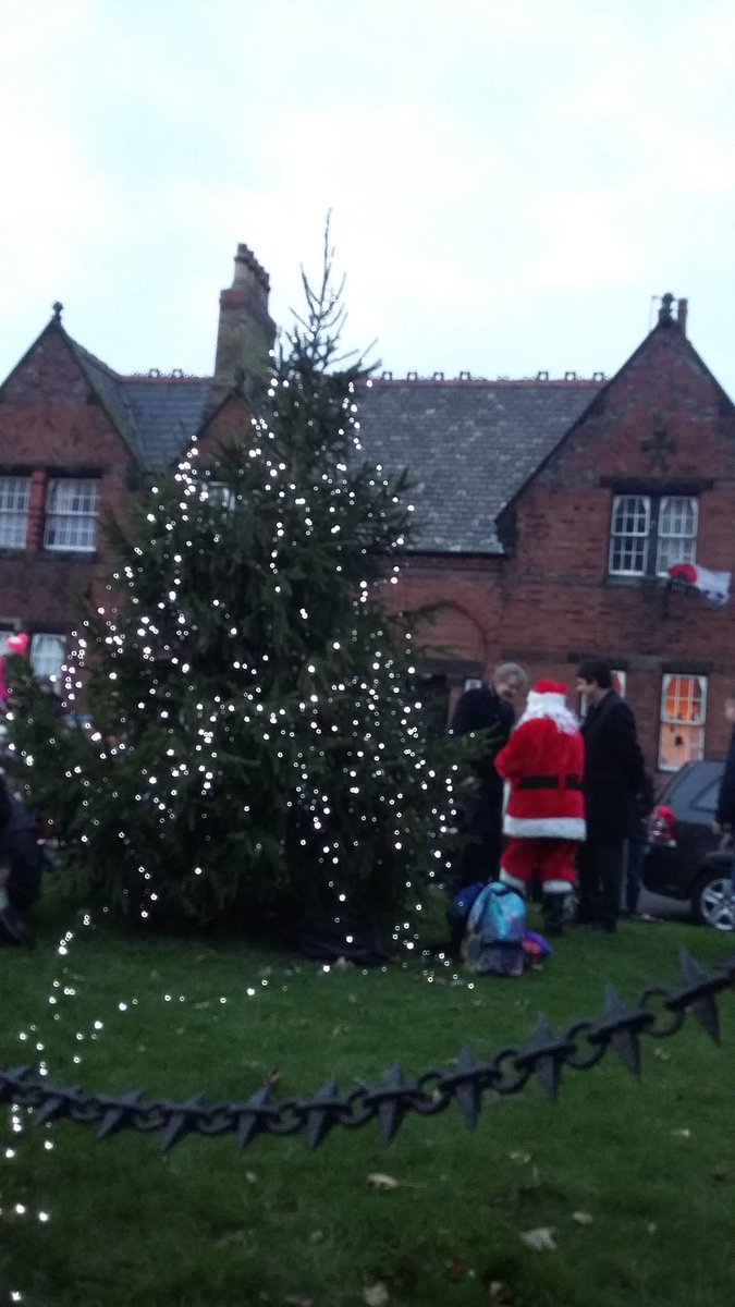 PamThomas01's tweet photo. Christmas tree lights in West Derby turned on by @StephenTwigg https://t.co/KkYrGygrSd