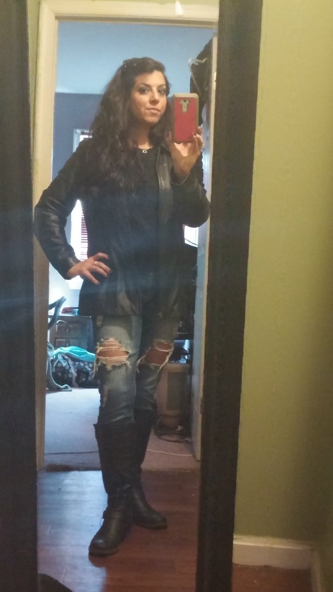 Gigismiles76's tweet image. Ready to go to Baltimore!!! Should be a fun shoot. #modelingisfun #lovemyjob