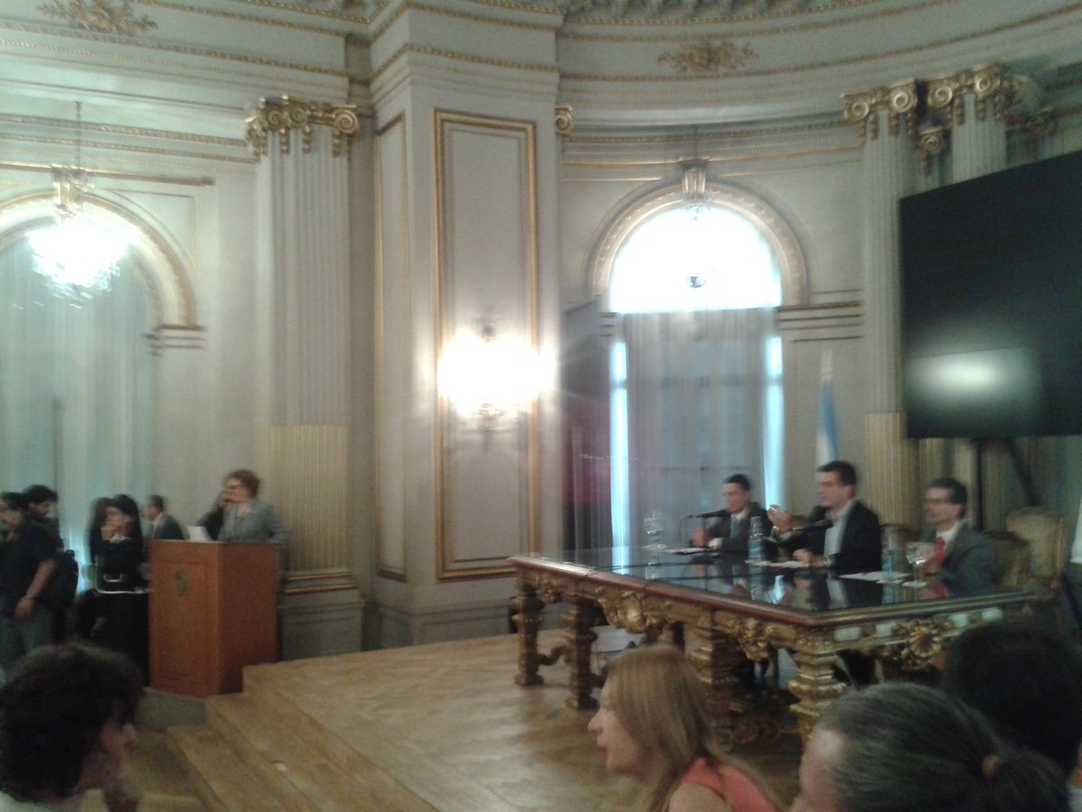 labocapro's tweet photo. Entrega de premios revista Parlamentario https://t.co/1ZOabGyzEO