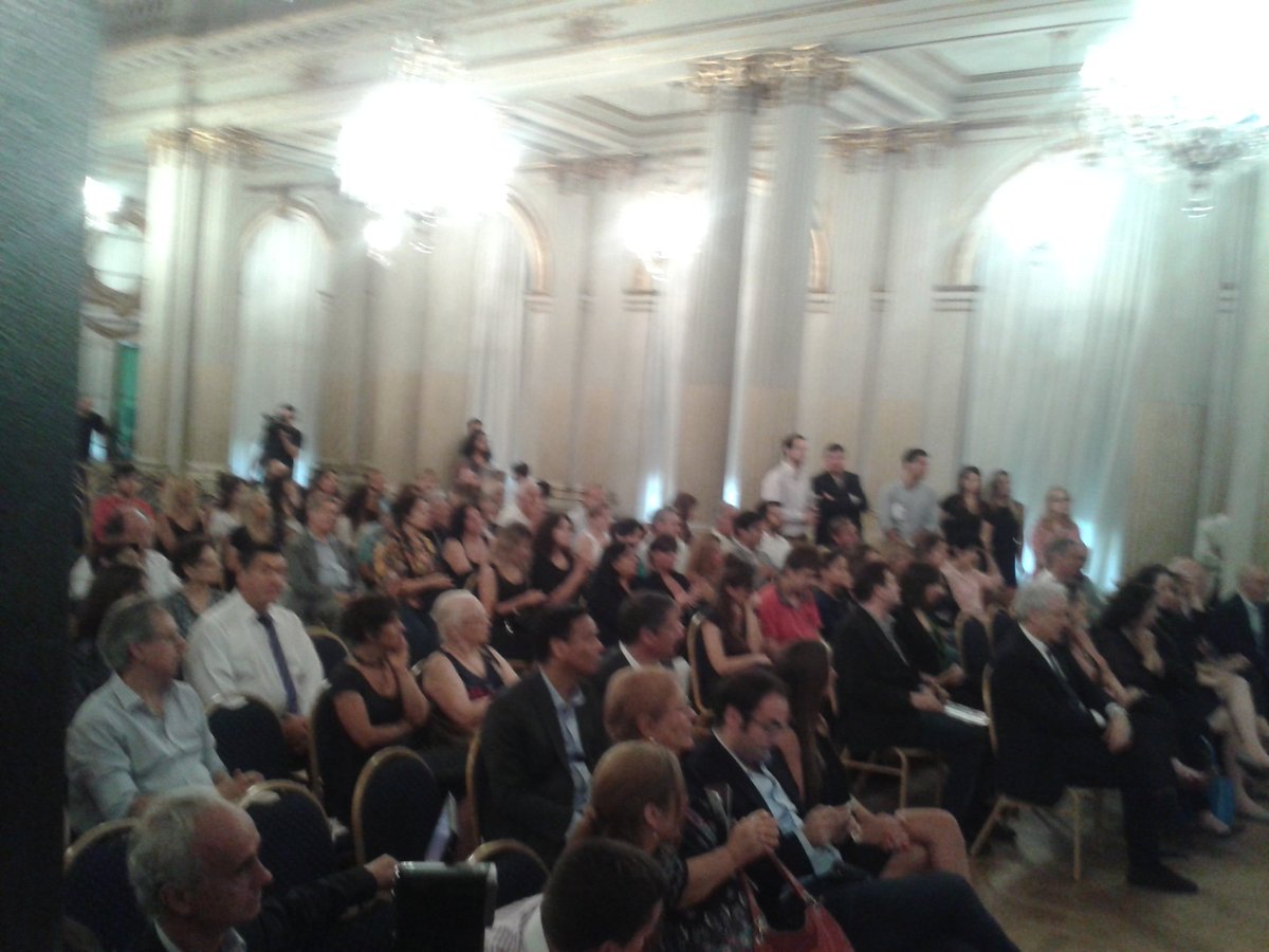 labocapro's tweet photo. Entrega de premios revista Parlamentario https://t.co/1ZOabGyzEO