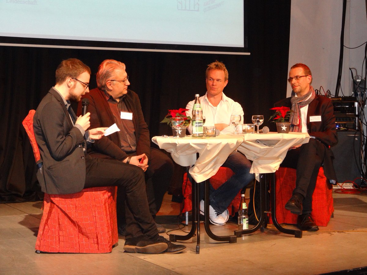 MuMaNetz's tweet photo. #MuMa15 Panel 4: Das Modell Neunkirchen wird mit Frank Nimsgern, @ThomasAchenbach und Markus Müller diskutiert https://t.co/1eKsPEnCRB