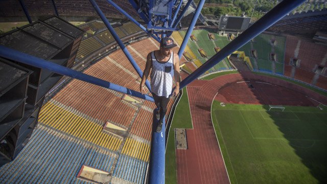 TheWeeklyFlickr's tweet photo. New #TWF! Probably not for those prone to vertigo... #Parkour #Freerunning #TWF Watch: https://t.co/WaKiiOwbZR https://t.co/vMMlx3tP7r