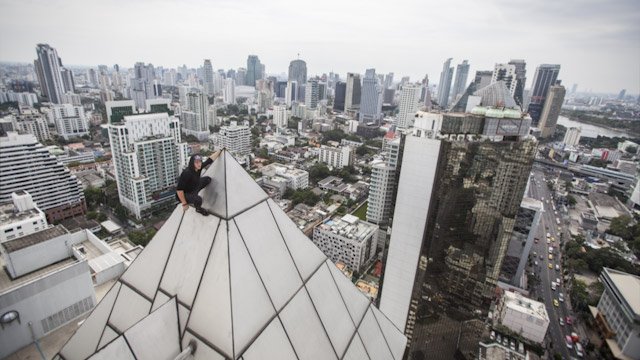 TheWeeklyFlickr's tweet photo. New #TWF! Probably not for those prone to vertigo... #Parkour #Freerunning #TWF Watch: https://t.co/WaKiiOwbZR https://t.co/vMMlx3tP7r