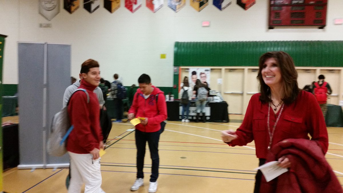 ipsd204_CI's tweet photo. Over 61 companies for students today @WVHSComm Career Fair!! Great event to end Career Connections week!! @WV_Biz https://t.co/ghT1GFhrT8