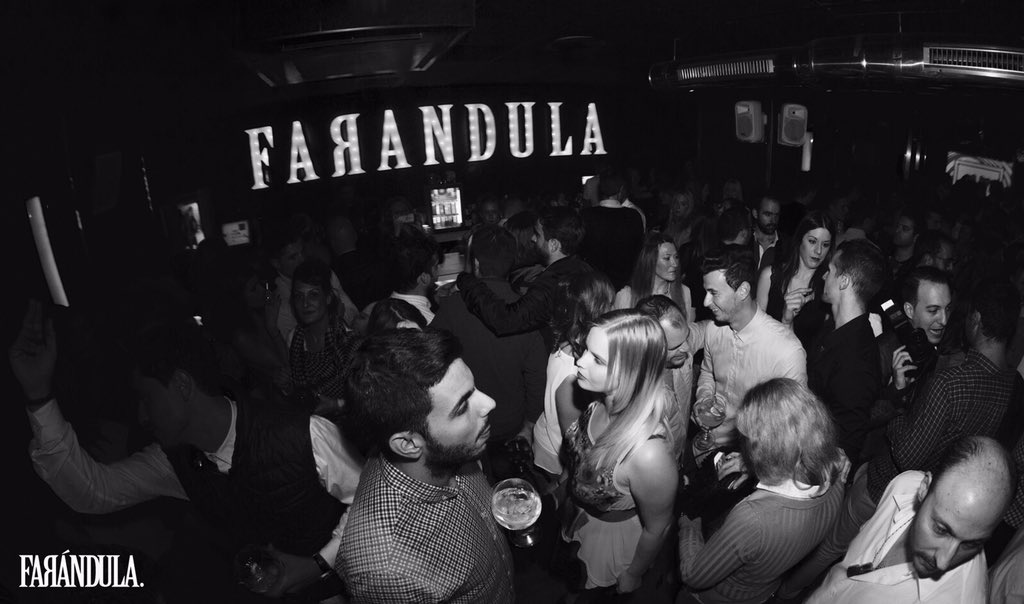 De Viernes a Lunes estamos abiertos para vosotros,ampliamos horario, 23:00-05:00!Tus mejores momentos son Farándula!