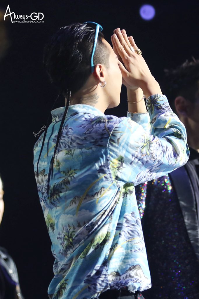 always_gd's tweet photo. 15.12.02 #MAMA2015 

#GN :D
덕분에 늘 내가, 우리가 해피💕

BEST뮤직비디오✌🏻️
WORLD FAVORITE ARTIST✌🏻
올해의 노래상✌🏻
올해의 가수상✌🏻

#AlwaysGD https://t.co/1sS7479Vwu