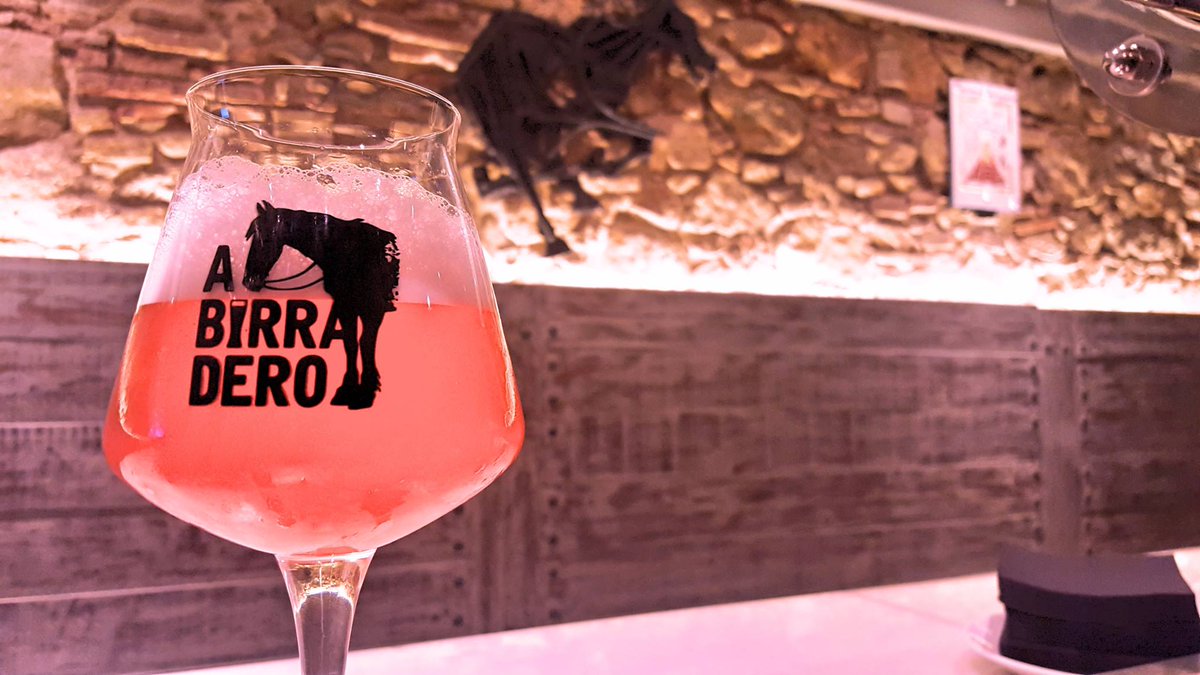 Abirradero's tweet photo. Barnasour Episode2: Pink Gose, con maíz morado y zumo natural de Granada, un estilo ácido y un poco salado! #TAP27 https://t.co/QP8BV1r1xA