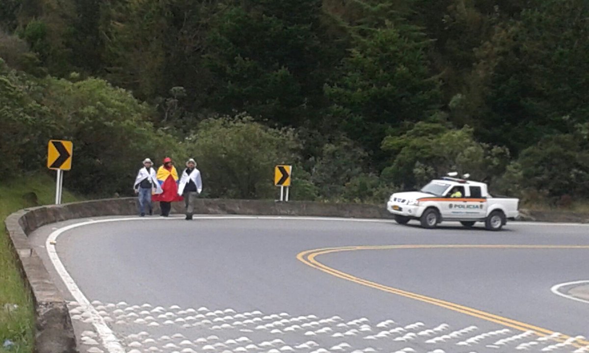 EmilioAlibre's tweet photo. Caminando por la Libertad! #EmilioAyalalibre . Agradecimientos a la @PoliciaColombia por su acompañamiento. https://t.co/j2dIDshxdk