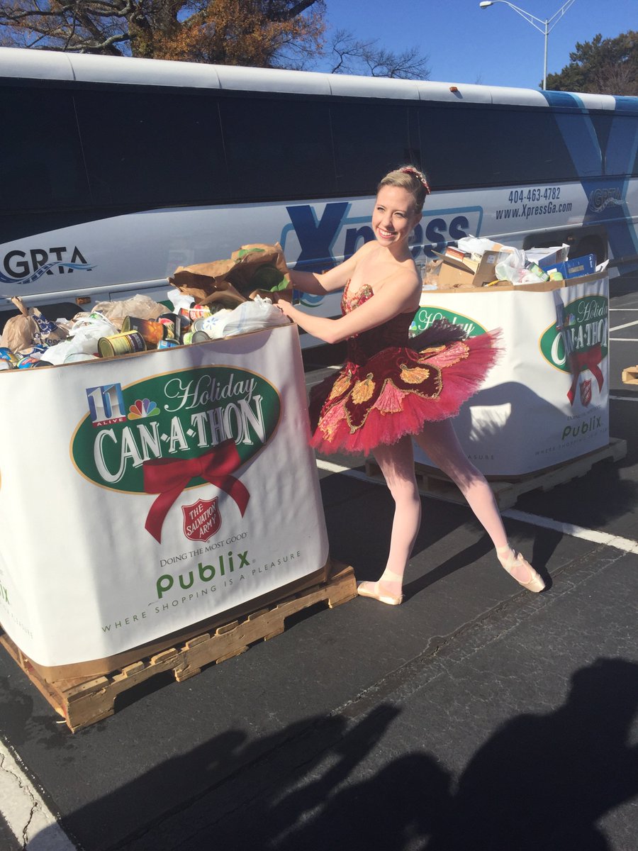 AtlantaBalletPR's tweet photo. Bring your cans! We brought ours! @11AliveNews #Canathon @atlantaBallet @sugarplumatl #turnerfield https://t.co/6DGoiShWyM