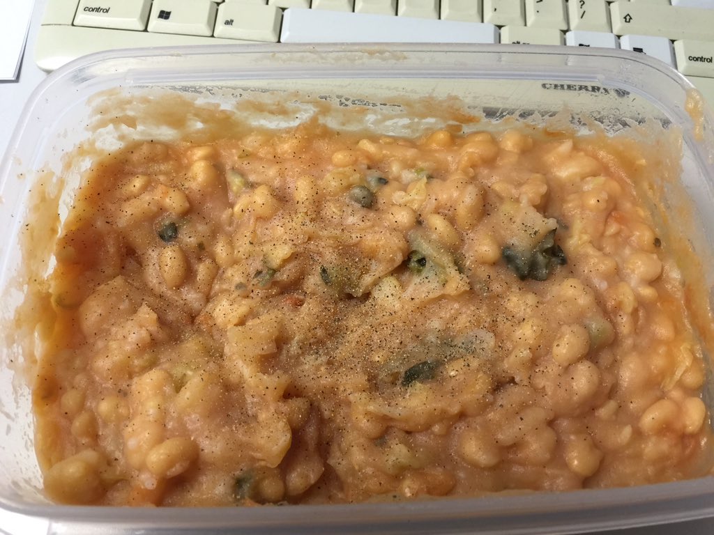 Craigabwood's tweet image. Doing overtime on a Friday then realising u have hime made #colcannon and a tin of #heinz #bakebeans for dinner 😍😍😍😍