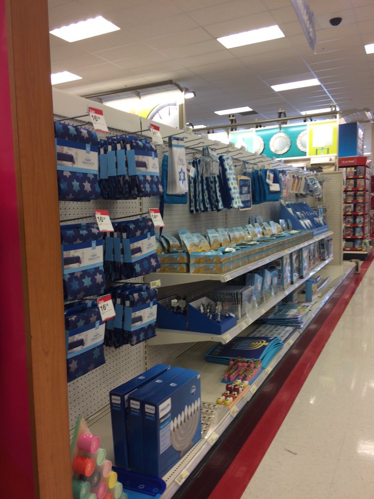 stein_katie's tweet photo. We are ready for our Hanukkah guests! #happyholidaysfromhilldale  @domcolosimo @redman_michelle https://t.co/Ja2NOcPzaM