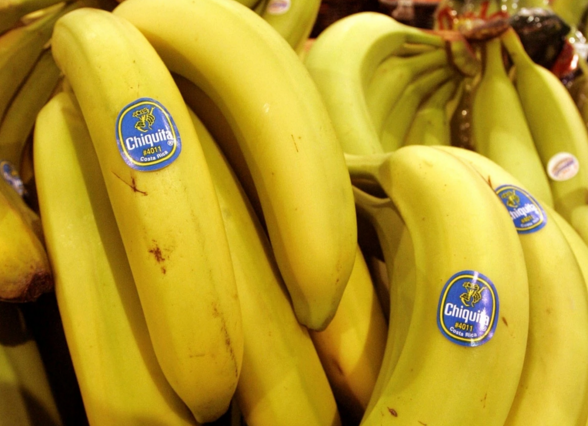 washingtonpost's tweet photo. Bye, bye, bananas https://t.co/cjlvSaaiuy https://t.co/nSqXe3dF0n