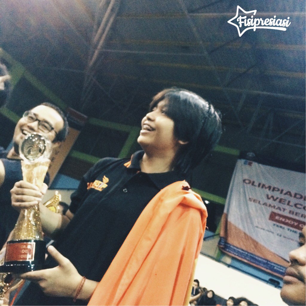 Selamat atas kemenangan FISIP sebagai juara umum 1 OLIM UI 2015 #satutekad #satukarya #satuperjuangan <a href="/SATUFISIP/">#SATUFISIP</a>