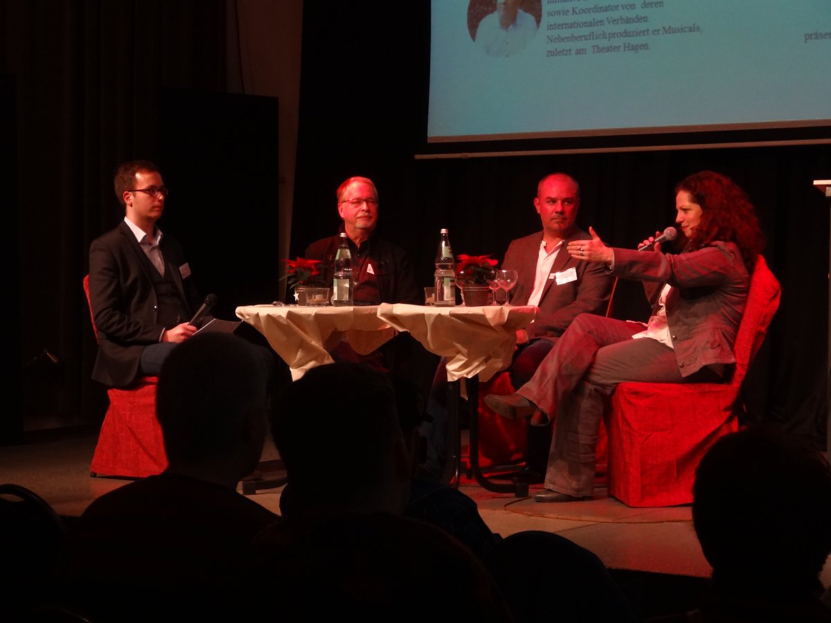 MuMaNetz's tweet photo. Ja, das sind unsere Diskutanten aus Panel 5: Astrid Vosberg, Johannes Maria Schatz und Elmar Ottenthal. #MuMa15 https://t.co/GcVJ9BlK4l