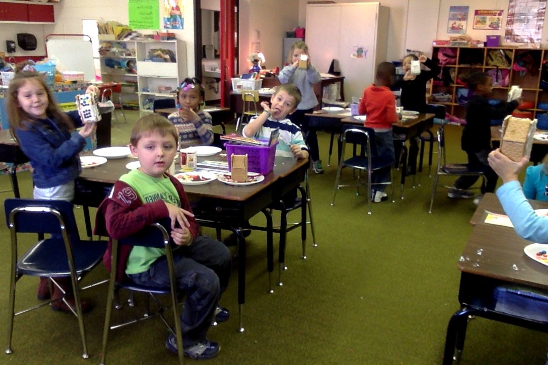 HurleyAmyBarbee's tweet photo. Barbeeland learns about 2D and 3D shapes while making gingerbread houses https://t.co/T1qhmHuNJU