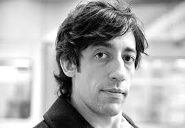 No te pierdas la entrevista con Mariano Pensotti, director de "Cuando vuelva a casa voy a ser otro" por @Cultura979