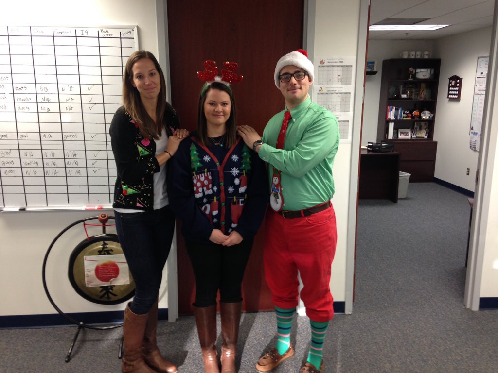 RVA Rose Triangle #onemidatlanticstp #awkwardfamilyphoto #halfday @mfarasy <a href="/LaurenAlexaki/">Lauren Alexaki</a> <a href="/brittneygrove/">Brittney Grove</a>