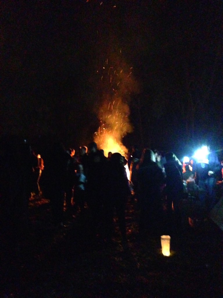 OnlyinBucks's tweet image. #iPhoneography #bonfire #aWinterNight #Newtown #sparks